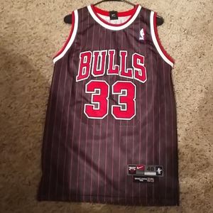 Official Nike Bulls S. Pippen jersey official